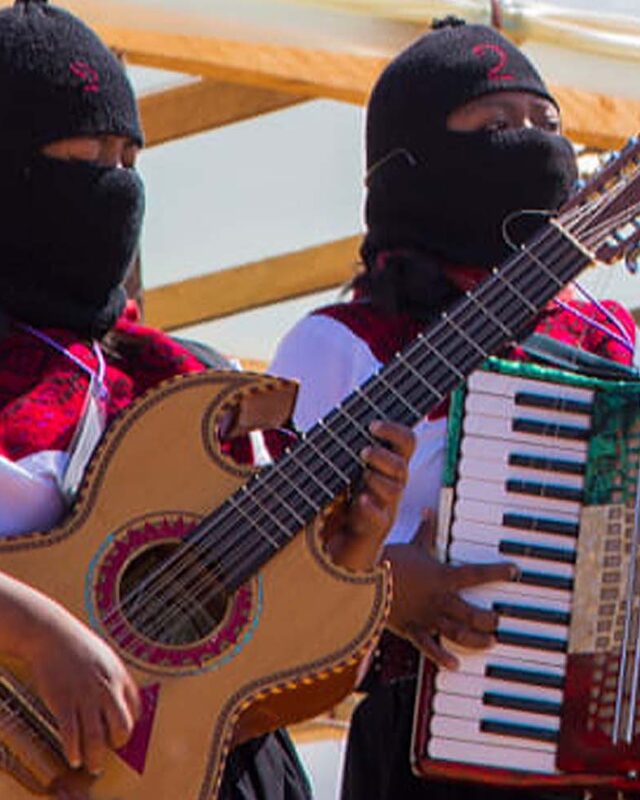 Riff con timonel [Capítulo 4]: La música se esgrime en el EZLN. Blande insurrecciones