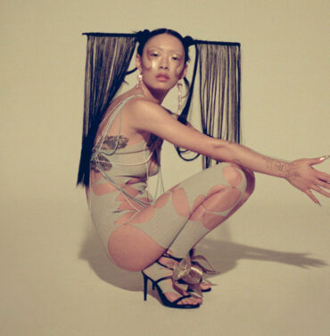 Rina Sawayama logró que la BPI cambiara sus reglas