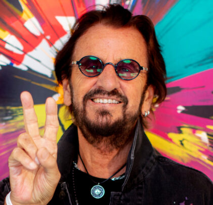 Ringo Starr se cae en pleno concierto