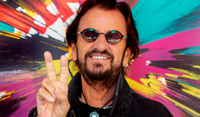 Ringo Starr se cae en pleno concierto