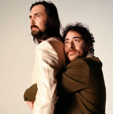 Rob y Jack Lahana estrenan “Contour” junto a León Larregui