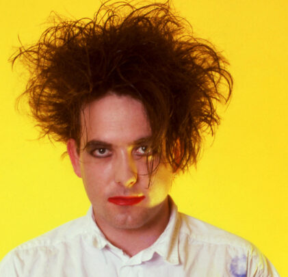 Robert Smith subasta prenda como donación de caridad
