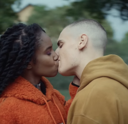 Robyn presenta el video 