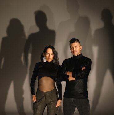 Rodrigo y Gabriela versiona “Symphony No. 25 in G minor, K. 183, First Movement” de Mozart