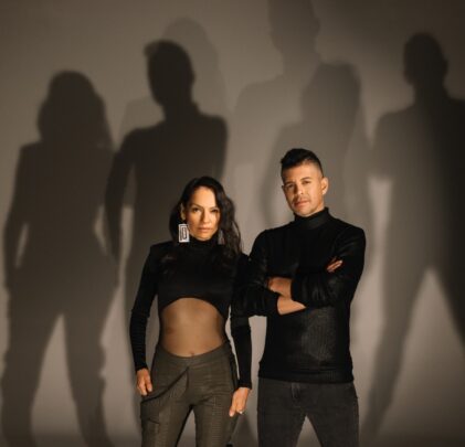Rodrigo y Gabriela versiona “Symphony No. 25 in G minor, K. 183, First Movement” de Mozart