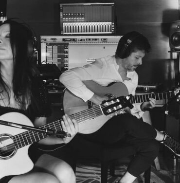 Rodrigo y Gabriela hace cover de “Oblivion” de Astor Piazzolla
