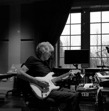 Roger Waters reversiona el tema de Pink Floyd “The Gunner’s Dream”