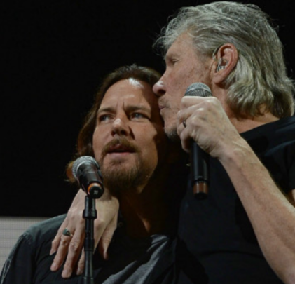 Roger Waters & Eddie Vedder juntos en el escenario