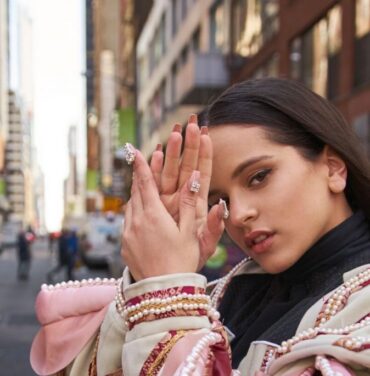 Rosalía comparte “Linda” ft. Tokischa