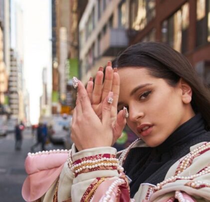 Rosalía comparte “Linda” ft. Tokischa