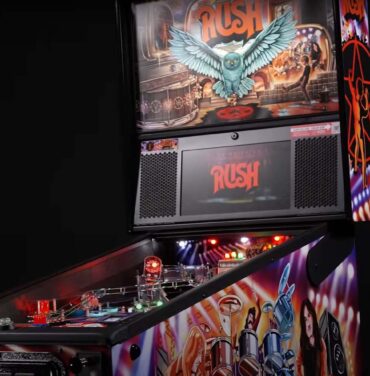 Rush estrenó su línea de máquinas de pinball