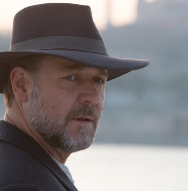 Russell Crowe: Un decoroso debut