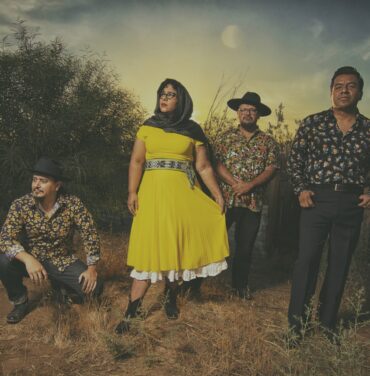 La Santa Cecilia abre nueva fecha en Salón La Maraka