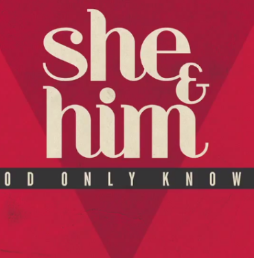 She & Him comparte cover a The Beach Boys