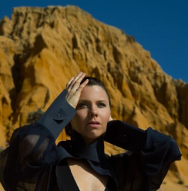 Sarah Neufeld comparte el video de 