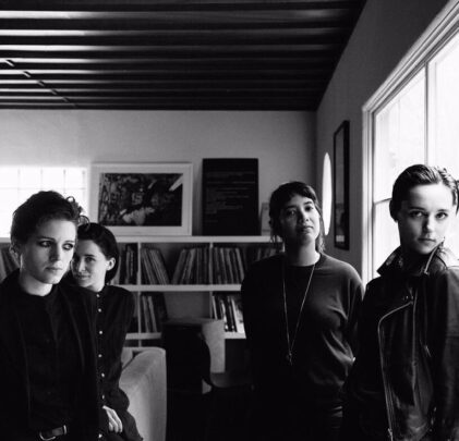 Savages comparte un filme de corta duración