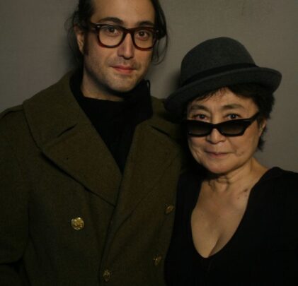Yoko Ono ha cedido derechos de ocho empresas a Sean Lennon