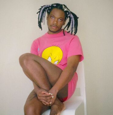 Shamir anuncia su primer libro 'But I’m a Painter'