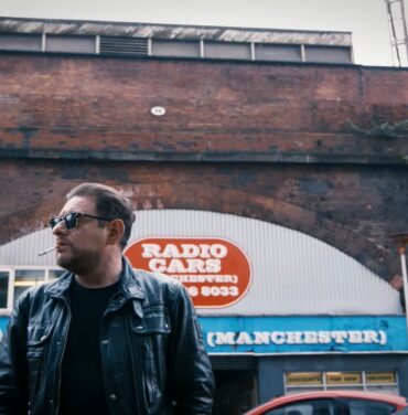 Shaun Ryder comparte el sencillo “Pop Star's Daughters”
