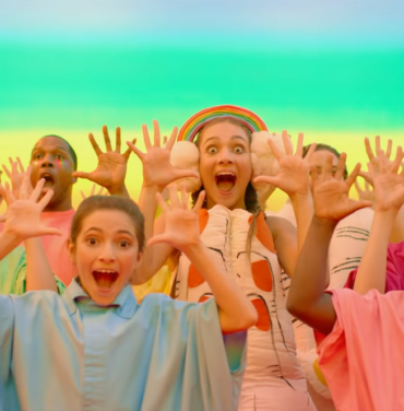 Sia estrena “Together” de su nuevo disco y película