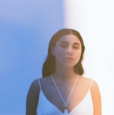 Silvana Estrada estrena single “Milagro y Desastre”