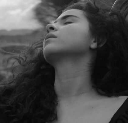 Escucha “Tristeza” de Silvana Estrada