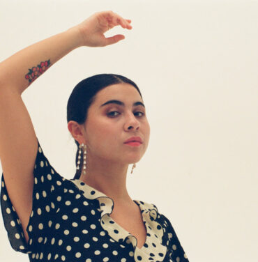 Silvana Estrada estrena “Qué Problema”