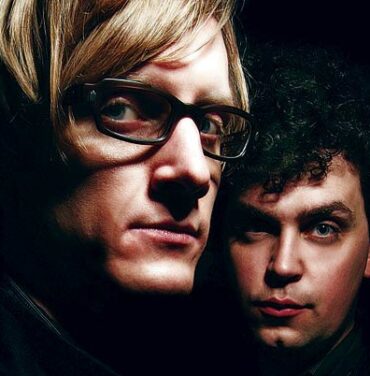 Simian Mobile Disco presenta 