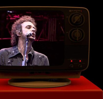Mira el video animado para “Sobredosis De T.V.” de Soda Stereo