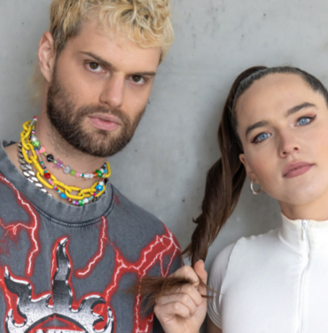 Sofi Tukker versiona “Chasing Cars” de Snow Patrol