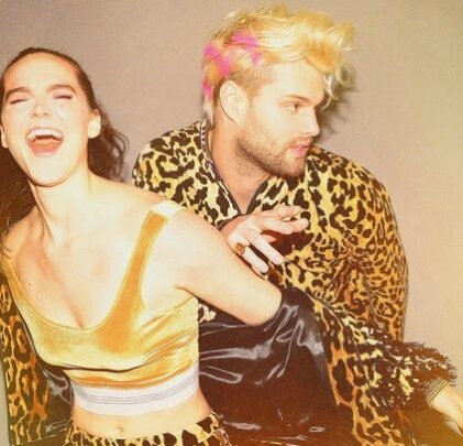 Sofi Tukker en el anuncio de iPhone X