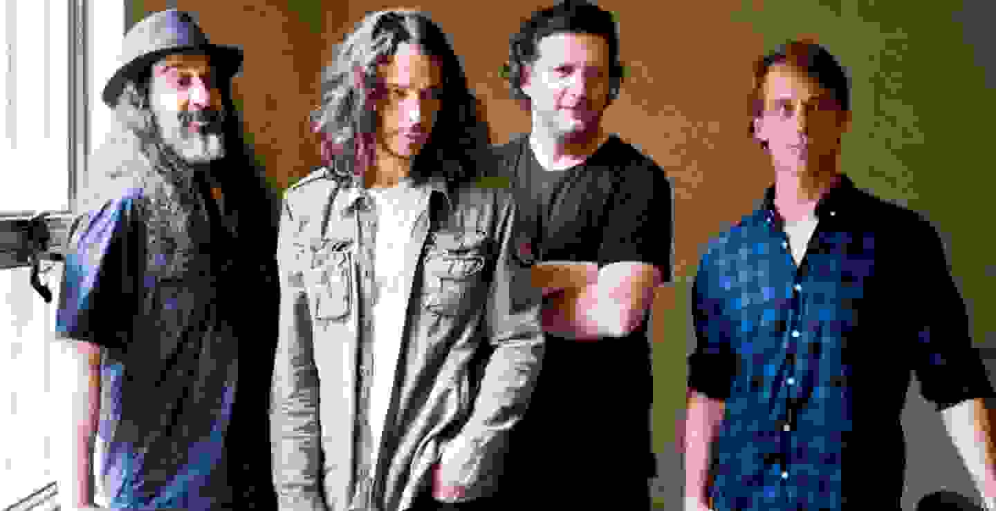 Soundgarden contrademanda a Vicky Cornell