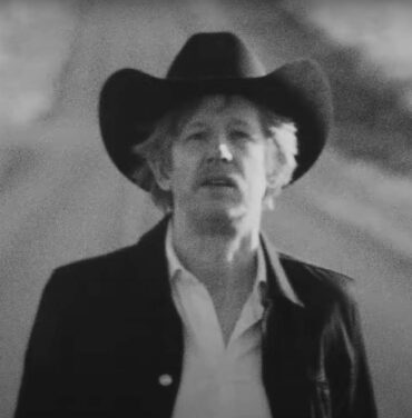 Spoon estrena video para “Wild”