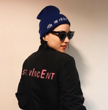 St. Vincent le hace un cover a Rihanna