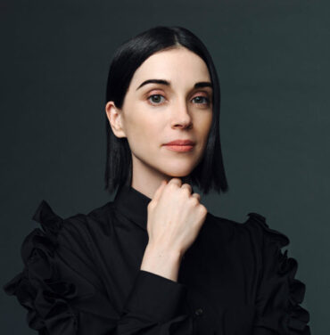 St. Vincent realiza cover de Nine Inch Nails