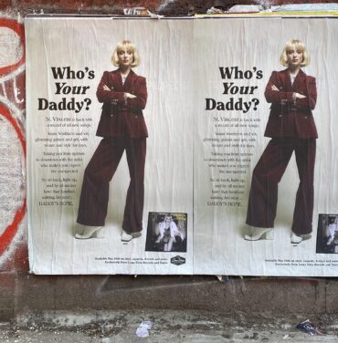 St. Vincent anuncia 'Daddy’s Home' y adelanta “Pay Your Way In Pain”