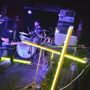 A Place To Bury Strangers en Caradura