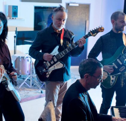 Stereolab comparte “Melodie Is a Wound”