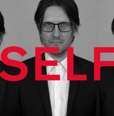Steven Wilson se transforma para el video musical de “SELF”