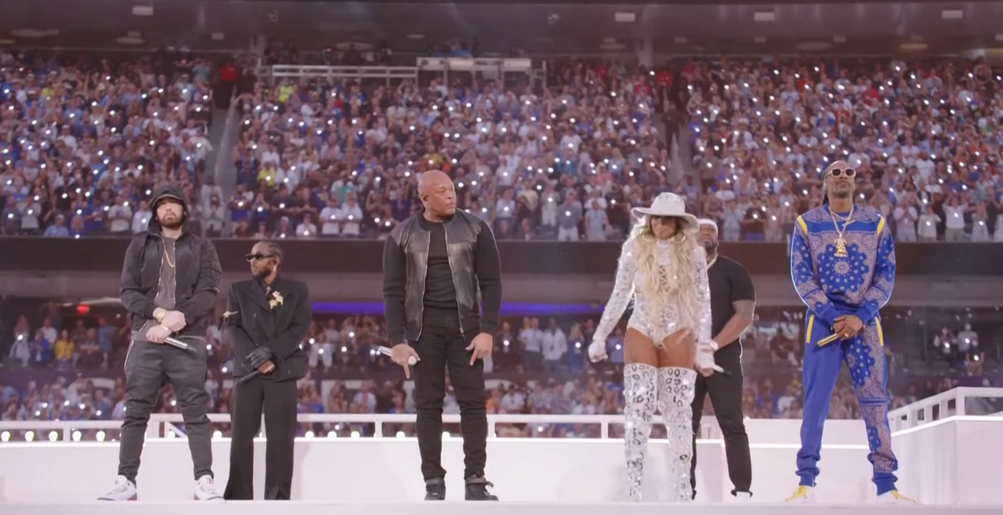 Dr. Dre y compañía ofrecen un gran show en Super Bowl LVI