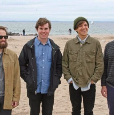 Surfer Blood compartió el video para 