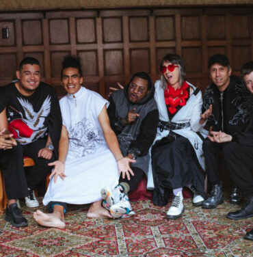 Aterciopelados remixea “En los Huesos” con Systema Solar