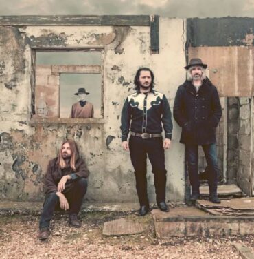 The Coral comparte su nuevo sencillo cinematográfico, “Wild Bird”