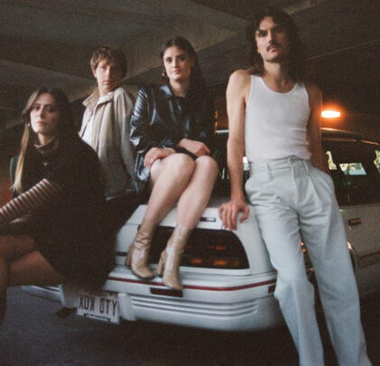 Escucha “Waiting”, lo nuevo de TOPS