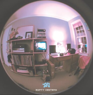 Escucha 'What For?' de Toro y Moi