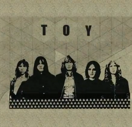 TOY presenta video para 