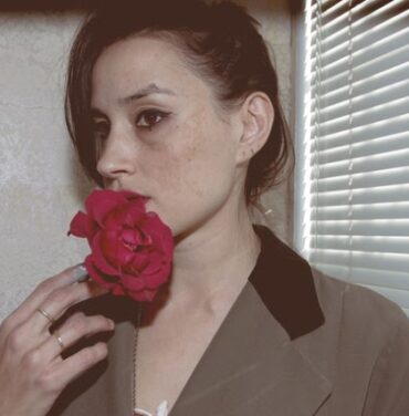 Guitarrista de Warpaint se lanza en solitario