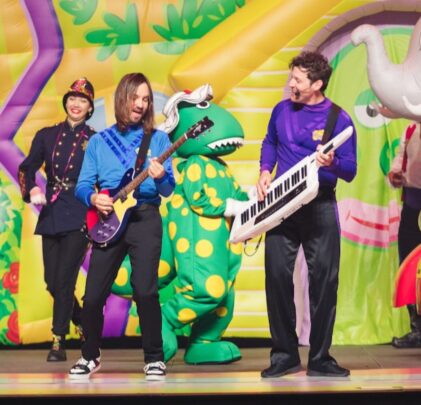 Kevin Parker toca “Elephant” junto a The Wiggles