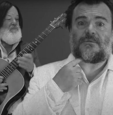 Tenacious D versiona dos canciones de The Beatles