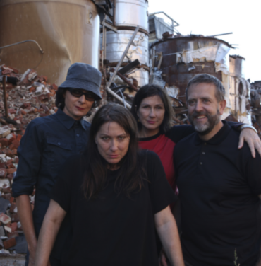 The Breeders comparte teaser